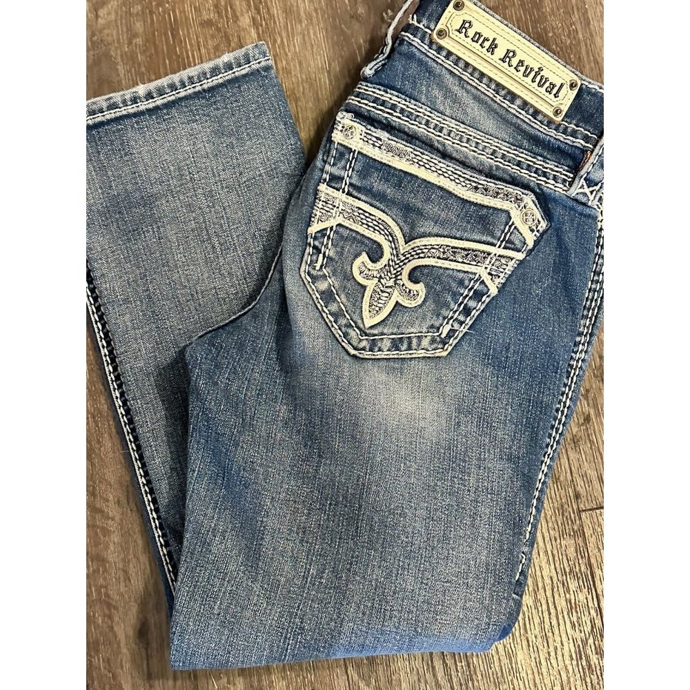ROCK REVIVAL Addie‎ Capri Easy Jeans Distressed Wash Embroidered Pockets 25